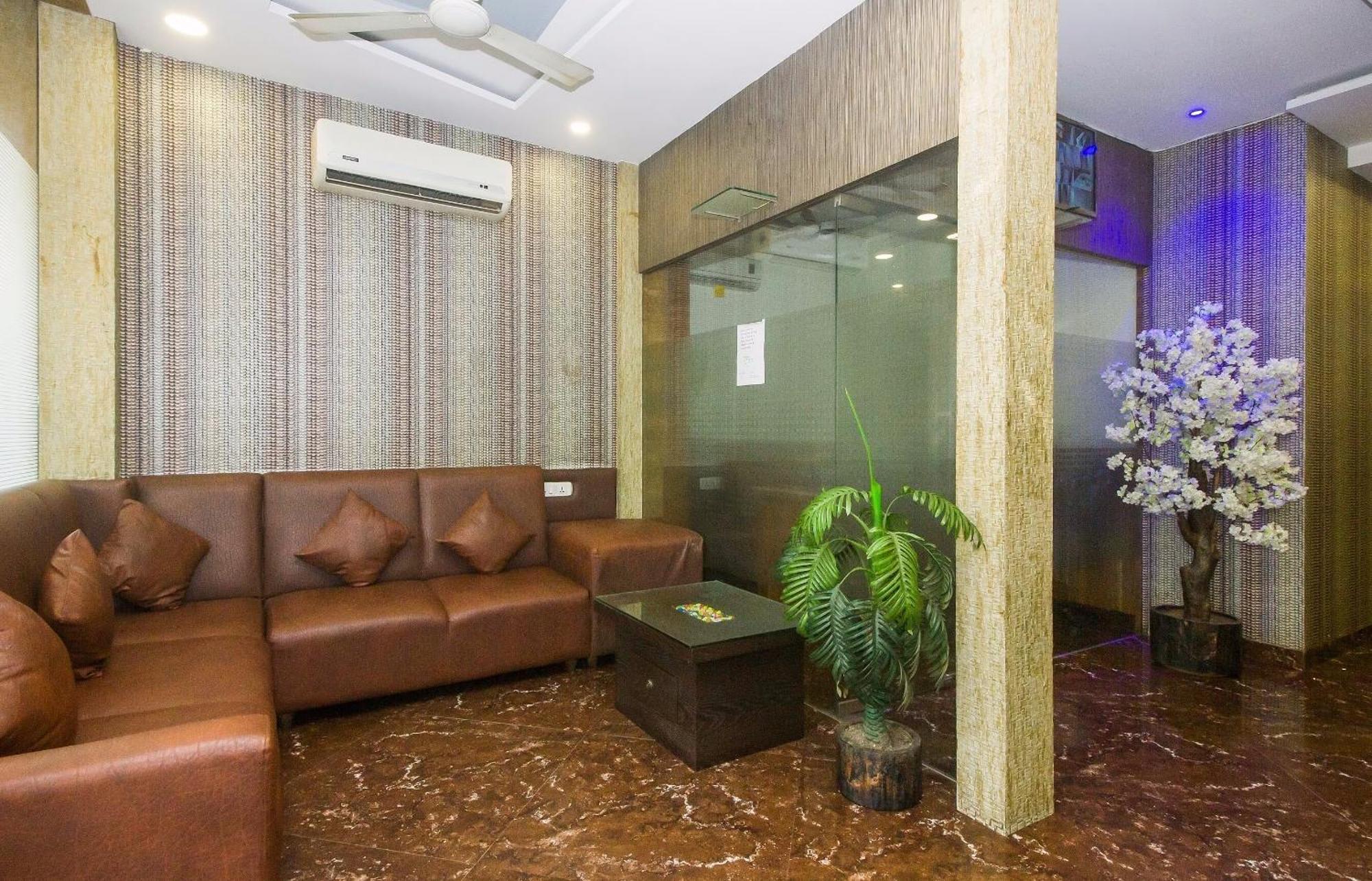 Capital O Hotel Pearl Near Us Embassy Mumbai Exterior photo